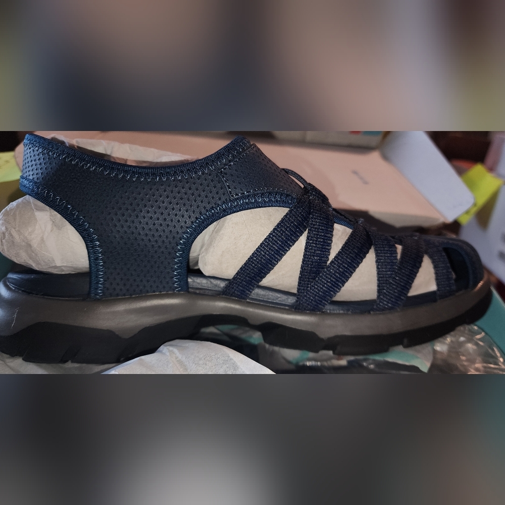Baretraps Lana Women's Closed Toe Sandals (Navy) - Picture 8 of 11